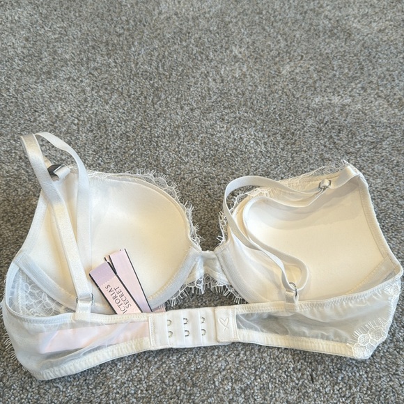 🛍️ NWT Victoria’s Secret Matching Push Up Bra & Lace Thong Set - Picture 4 of 7
